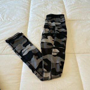 Camouflage Leggings (Size S)